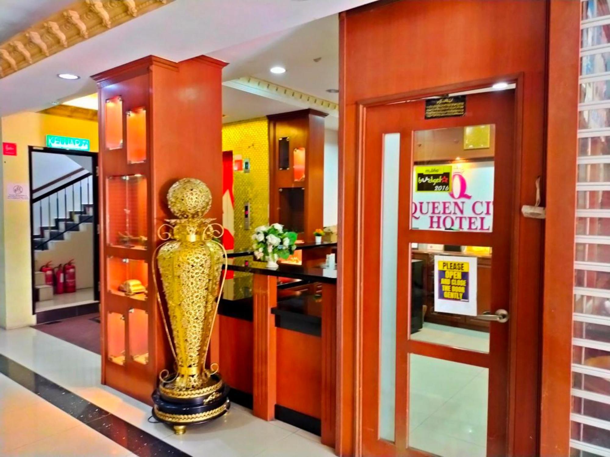 Oyo998皇后城酒店 乔治敦 外观 照片