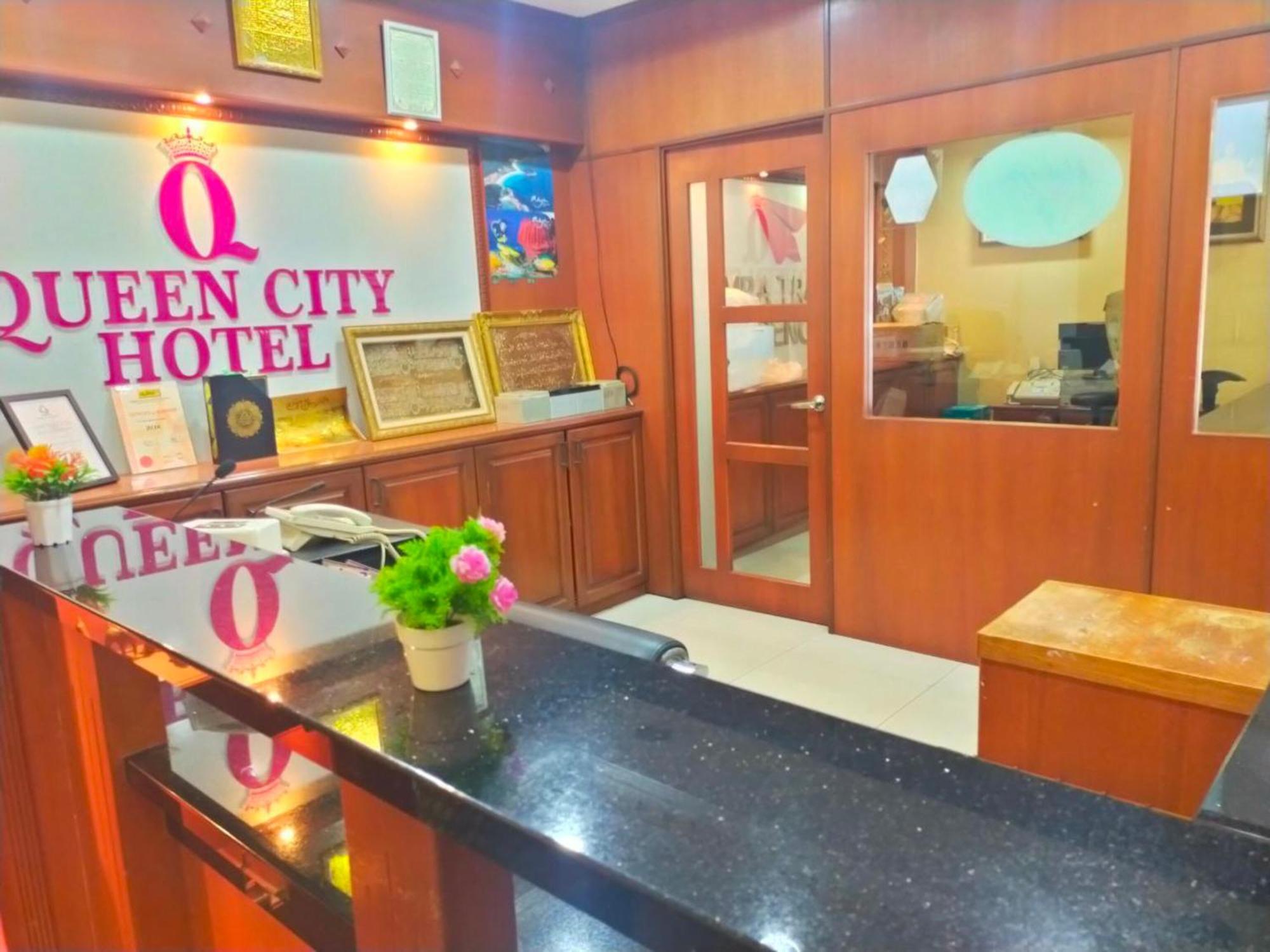 Oyo998皇后城酒店 乔治敦 外观 照片